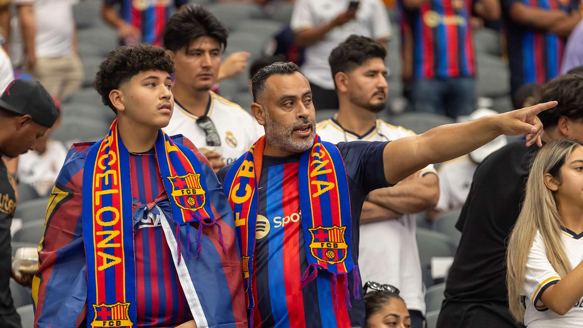 福克斯与队 福克斯与队